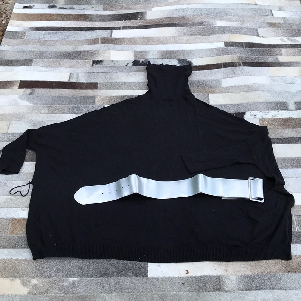 Boho black sweater w/silver belt 3/4 sleeves SzS-M